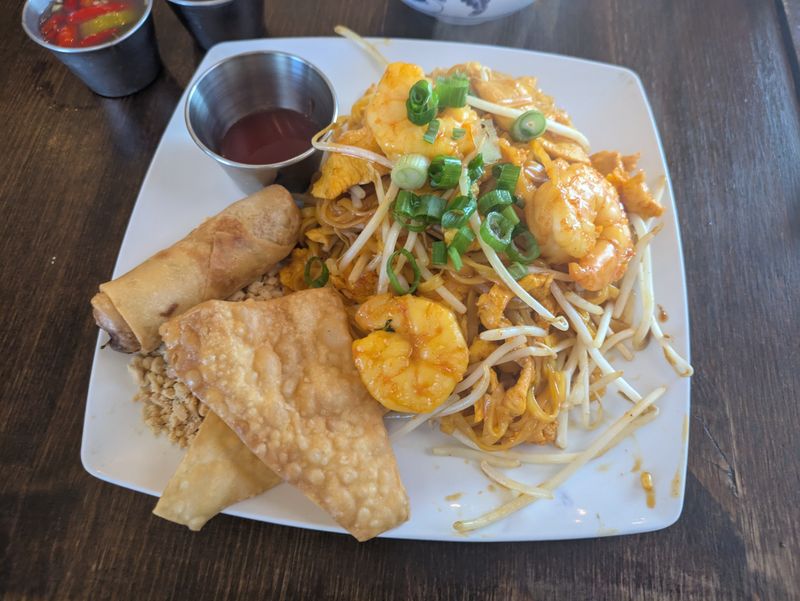 Pad Thai That Nails Balance