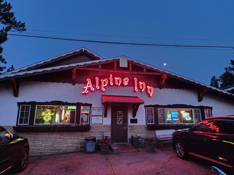 Alpine Inn – La Crosse, WI