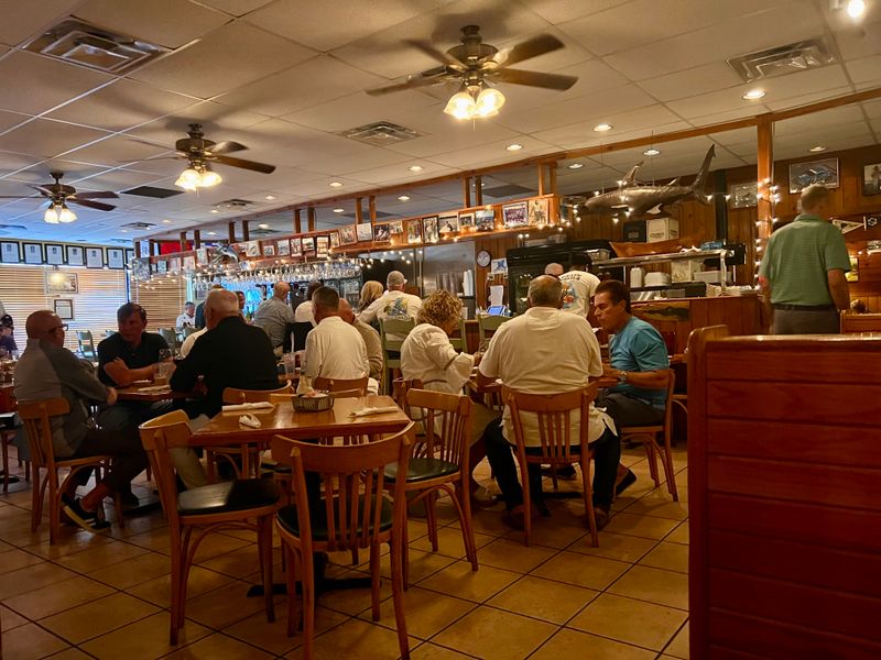 Captain Charlie’s Reef Grill