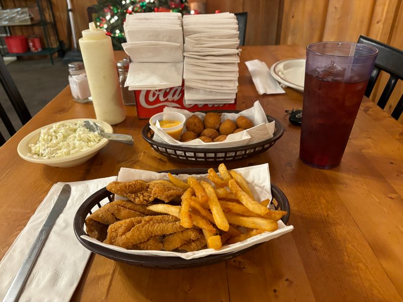 Rocky Creek Catfish Cottage – Lucedale