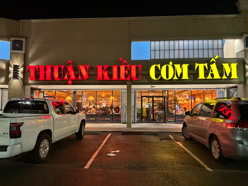 Thuan Kieu Com Tam (Bellaire)