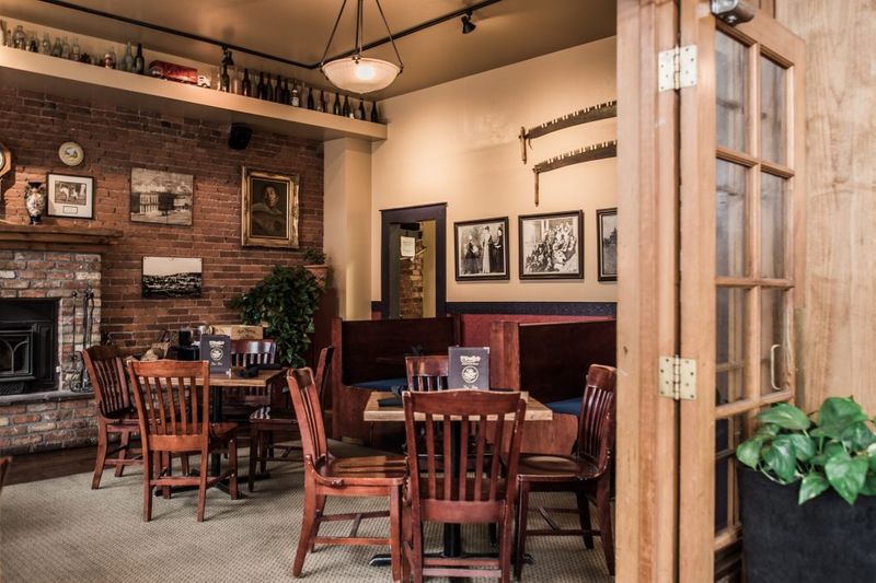 Charly's Pub & Grill – Flagstaff