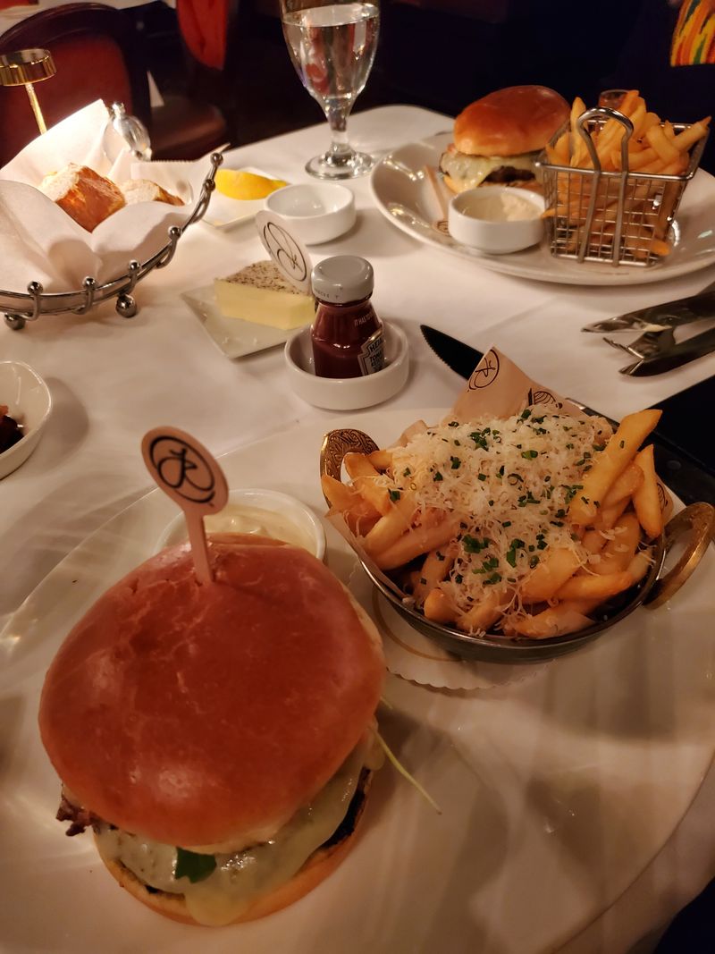 Jeff Ruby's Steakhouse – JR Double Burger
