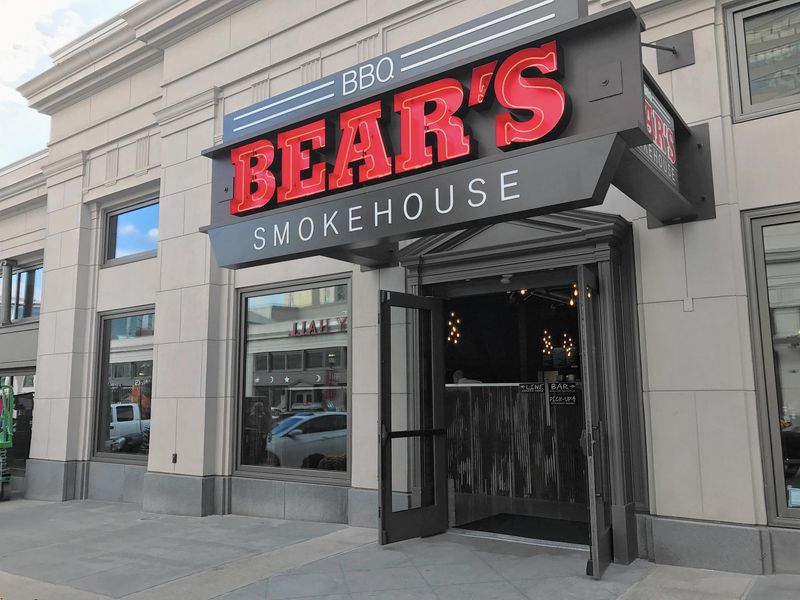 Bear's Smokehouse BBQ (Front Street)