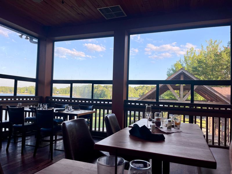 The Retreat: Lake Wateree Dining – Winnsboro