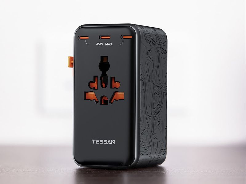 TESSAN Voyager 205 Universal Travel Adapter