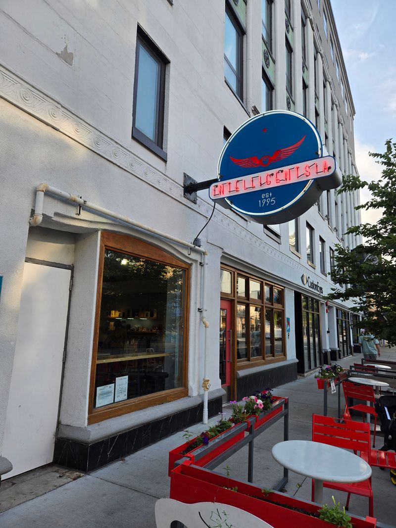 Intelligentsia Broadway - Peppermint Mocha Moment