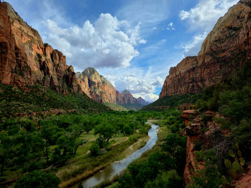 The Utah Mighty Five (Zion & nearby parks)