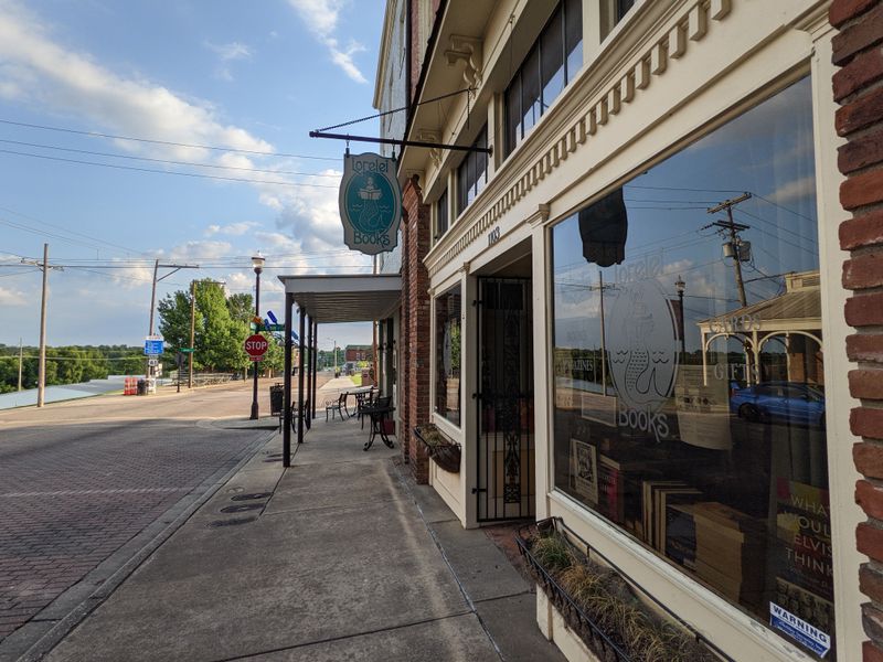 Enjoy Vicksburg’s Food, River Views, and Laid-Back Southern Charm