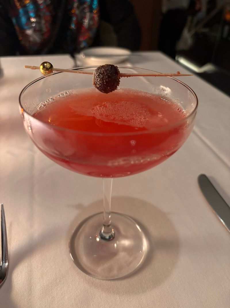 Cocktails, Wine, and a Lounge to Love