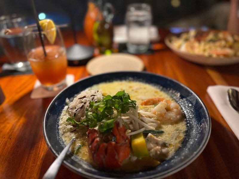 Hula Grill Sunday Brunch Buffet - Waikīkī (Oʻahu)