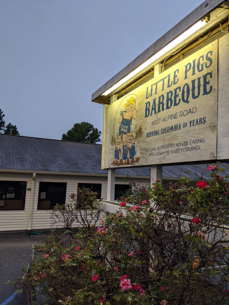 Little Pigs Barbecue (Columbia) - A Taste-All-Three-Sauces Buffet