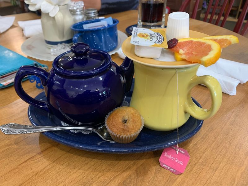 Yankee Peddlers Tea Room - Osage Beach