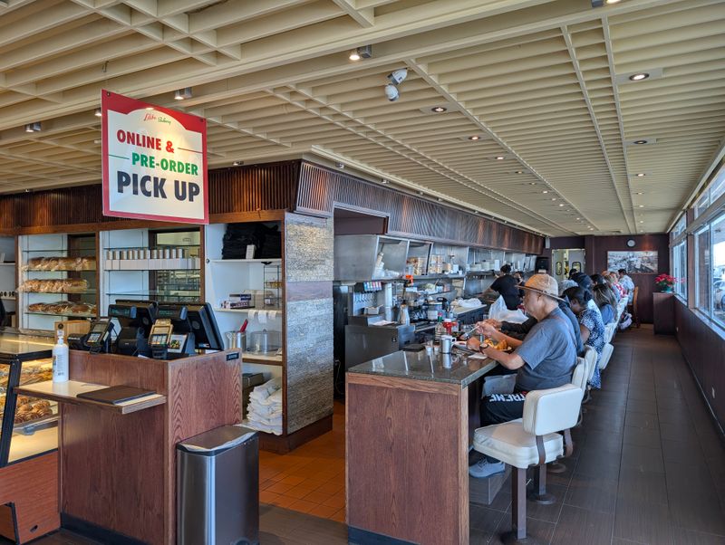 Liliha Bakery - Honolulu & Pearl City