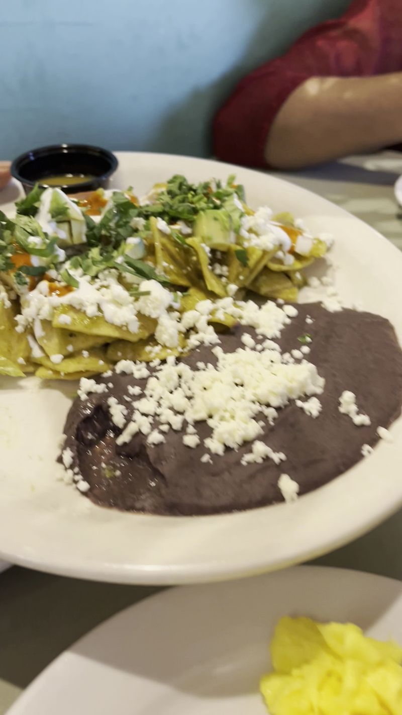 Tostadas de Aguacate y Frijol