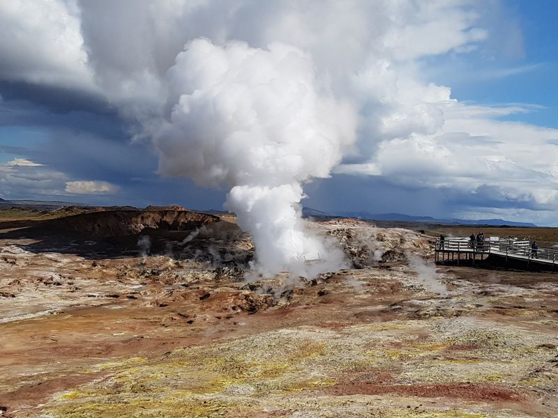 Reykjanes Peninsula - Where the Crust Cracks Open