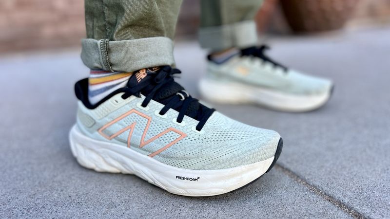 New Balance Fresh Foam X 1080v13 – Soft, Breathable Sock Sneaker