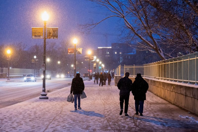 Power grid and energy strain