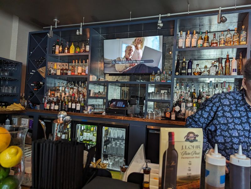 Vincenzo's Italian Bistro (seafood dishes offered)