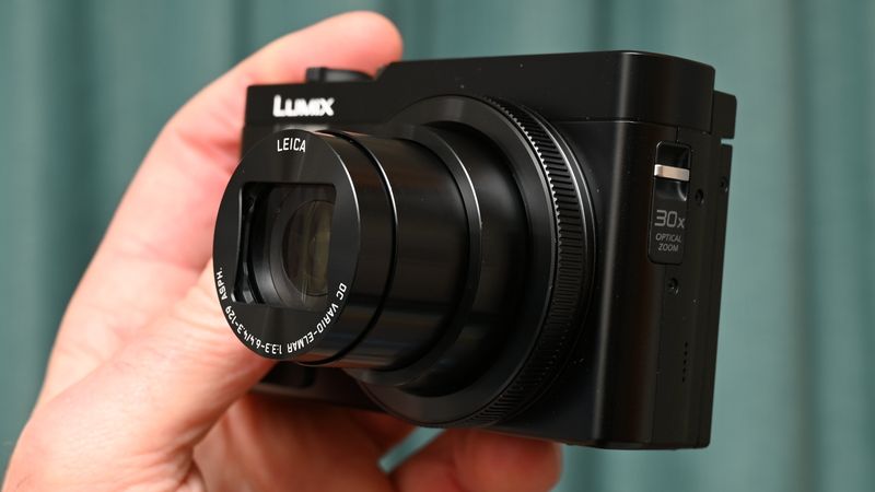 Panasonic Lumix ZS99 (TZ99)