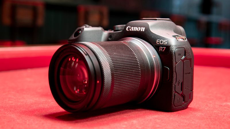 Canon EOS R7 with RF-S 18-150mm