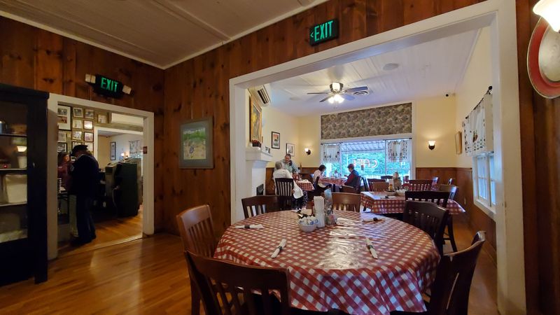 Fruit Pies and Seasonal Cobblers