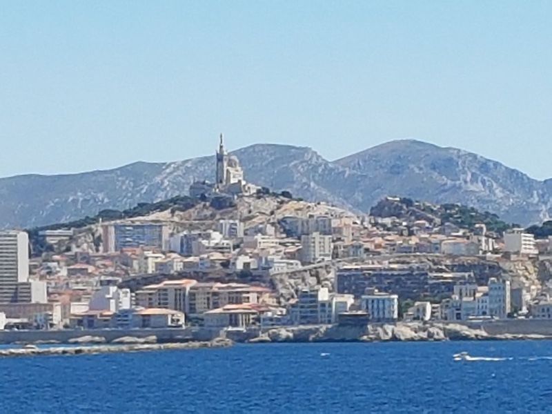 France: Strict Public Pool Swimwear Rules