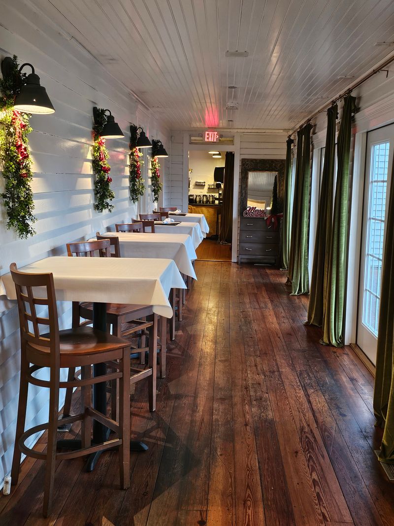 Service With Southern Warmth