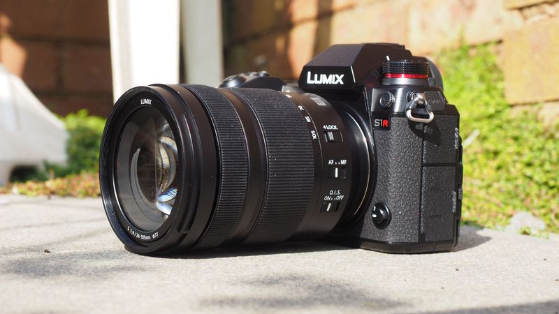Panasonic Lumix S 24-105mm f/4 Macro O.I.S. (L-Mount: Panasonic/Leica/Sigma)