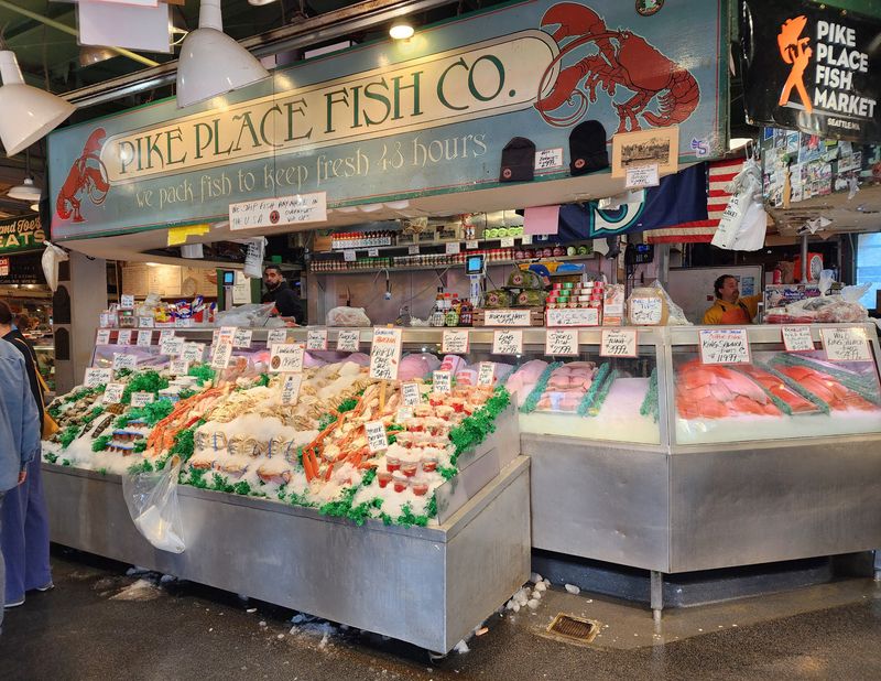 Pike Place Fish Market (Seattle, at Pike Place since 1930)