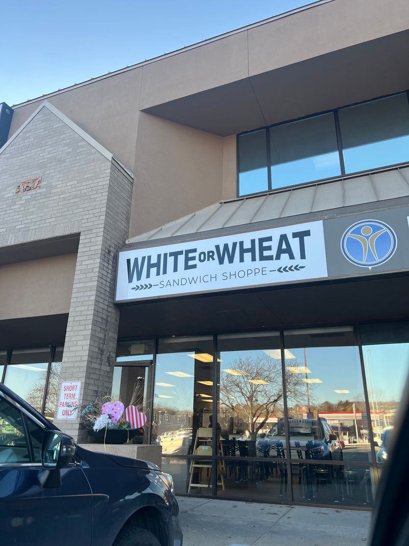 White Or Wheat Sandwich Shoppe – Lincoln