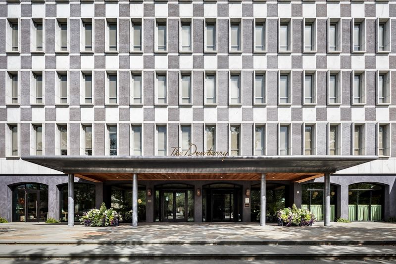 The Dewberry (Charleston)