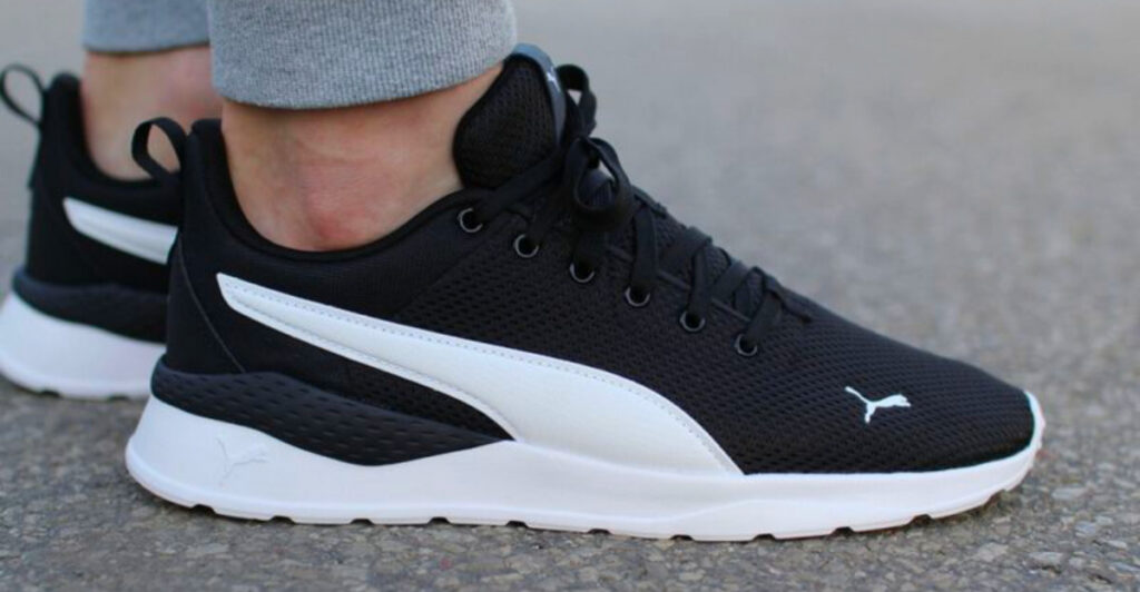 The Best 10 Budget Travel Shoes of 2025 (Surprisingly Good Under $60)