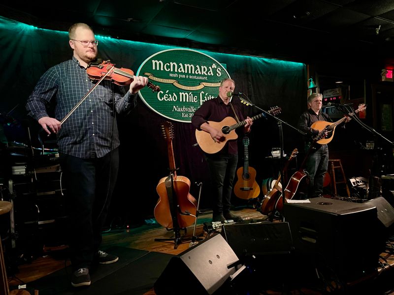 Live Music and Atmosphere