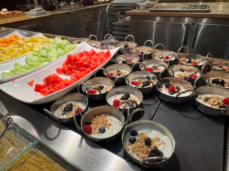 Wicked Spoon (The Cosmopolitan, Las Vegas): the buffet for people who hate buffet vibes