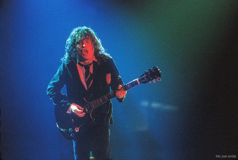 AC/DC – Angus Young