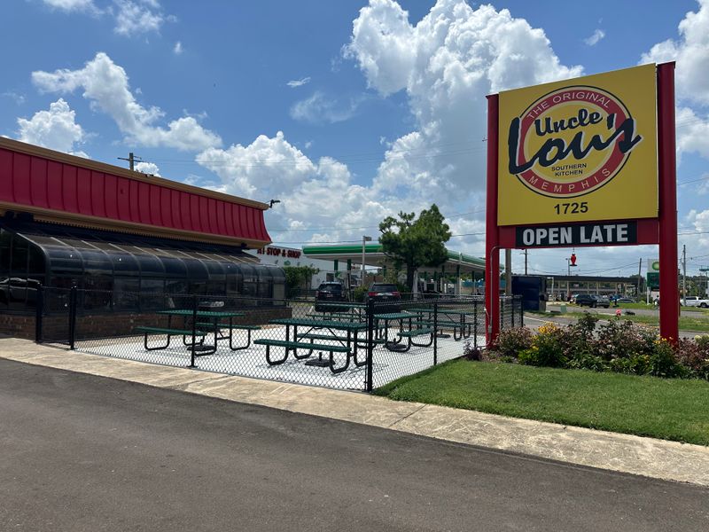 Uncle Lou's Fried Chicken – Memphis