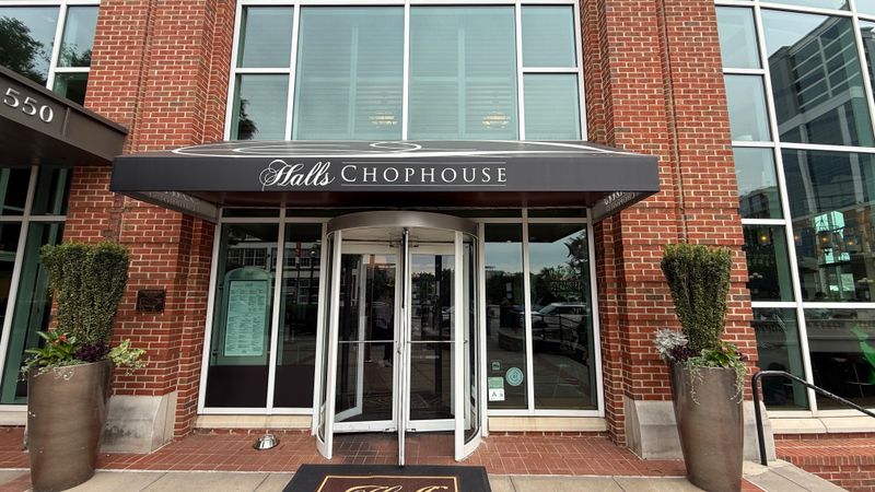 Hall's Chophouse – Greenville