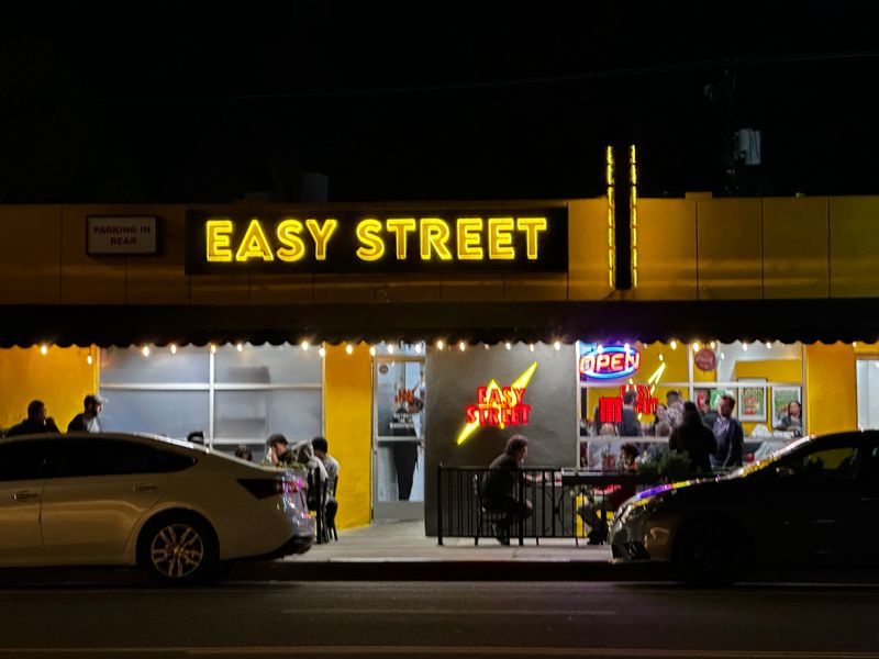 Easy Street Burgers in Studio City