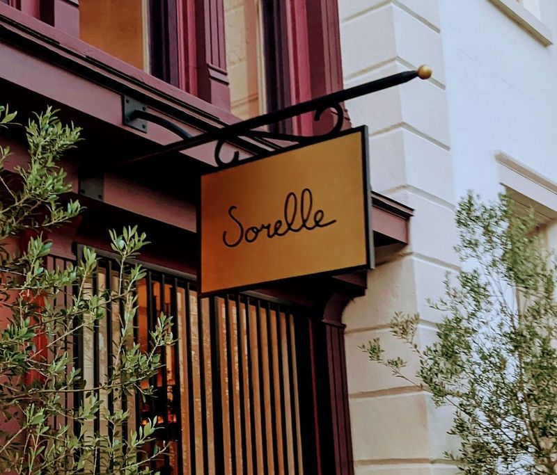 Sorelle – Charleston