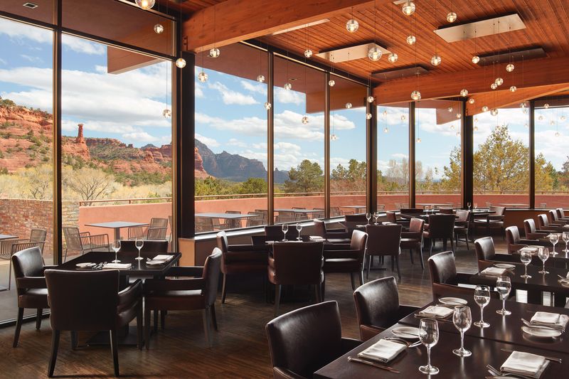 Enchantment Resort (Sedona) – cozy holiday setting