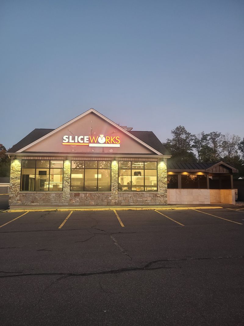 The Pizza-and-Stromboli Slice Shop