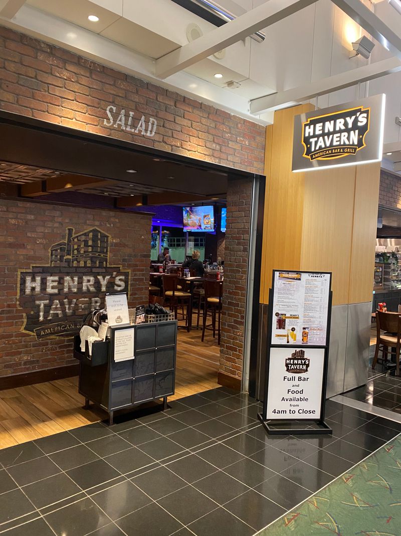 Space Room Lounge & Genie's Too