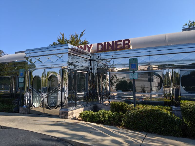 The Shiny Diner (Cary) – Chrome, Checkerboard Floors & Old-School Vibes