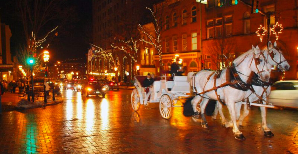 These 10 U.S. Cities Look Straight Out of a Christmas Card