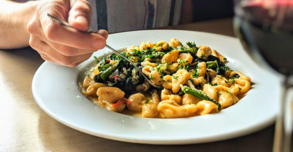 These Oregon Bistros Serve Christmas Classics That Warm the Soul