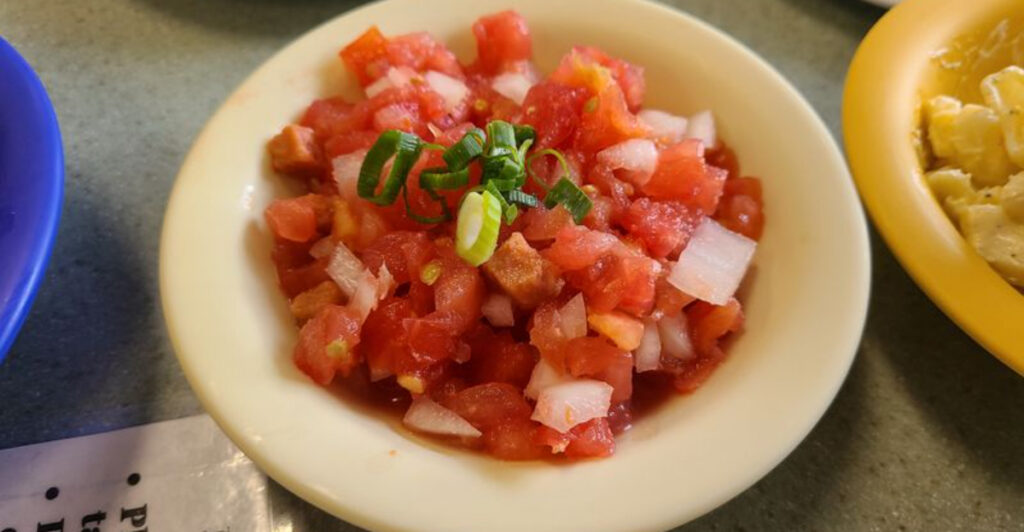 This Hawaii Eatery Turns Lomi Salmon Into a True Culinary Delight