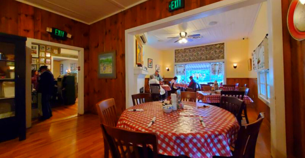 This Tennessee Diner Feels Like a Trip Back to Grandma’s Kitchen