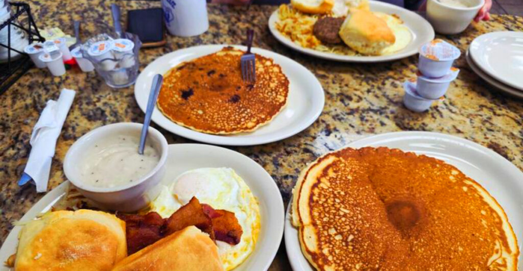 This Texas Diner Serves Up the Kind of Comfort Food That Takes Seniors Back in Time