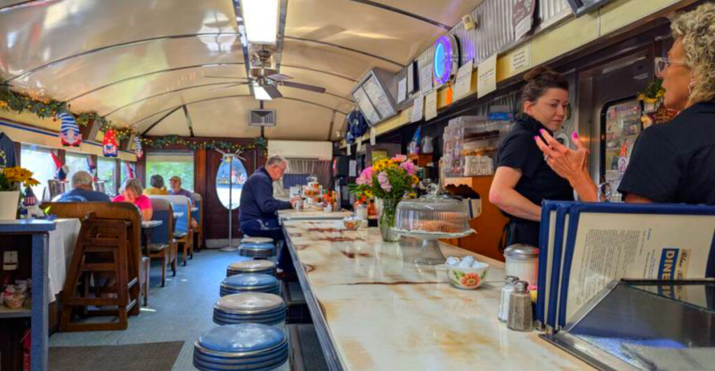 This Tiny Vermont Restaurant Sells Out Every Single Night And Locals Know Why